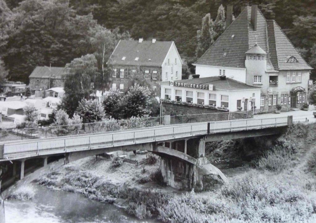 Die dritte Brücke endete bis 1979 unmittelbar am Haus "An der Kost".