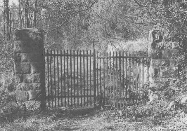 Katholischer Friedhof Stiepel, Eingangstor, Zustand 1986